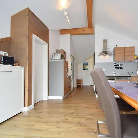 Modern In Near Lift Apartment